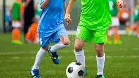 外交部发言人就厄齐尔事件表态：期待其亲临新疆体验